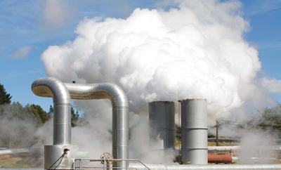 Flash steam geothermal plant