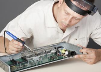 how much money do electrical repairs make a year