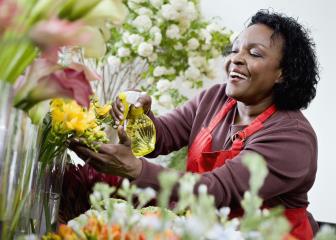 how much money does a florist make per year