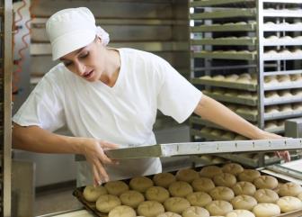 how much money do chefs make in a small bakery