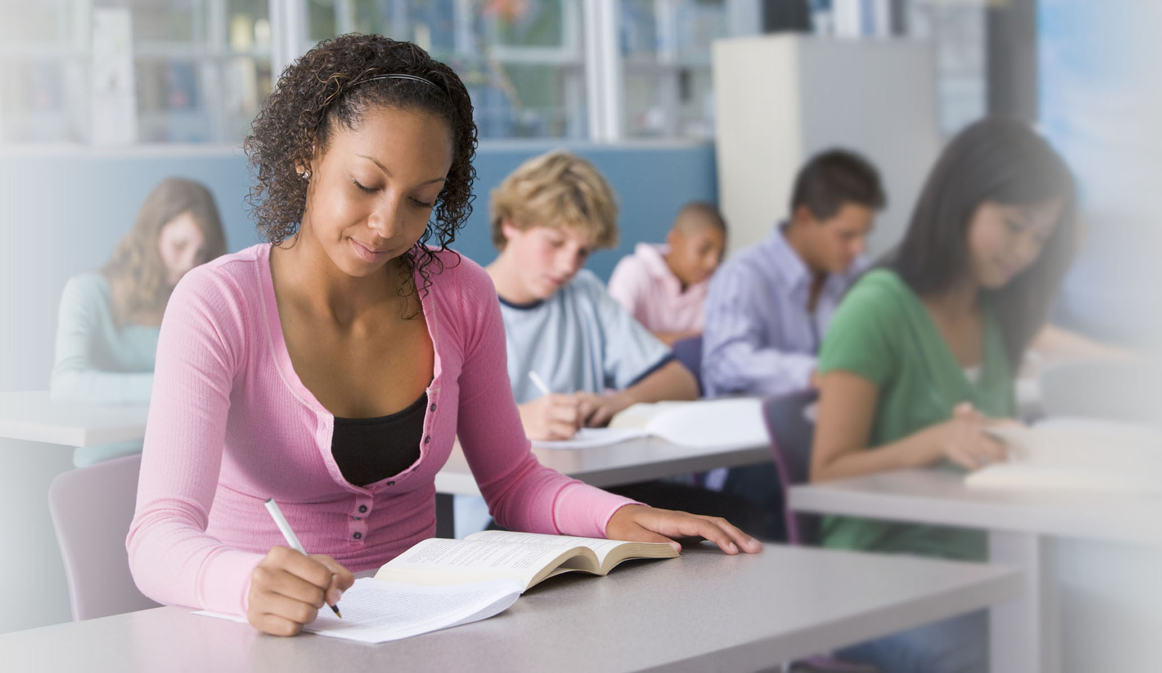 similarities and differences between highschool and college essay